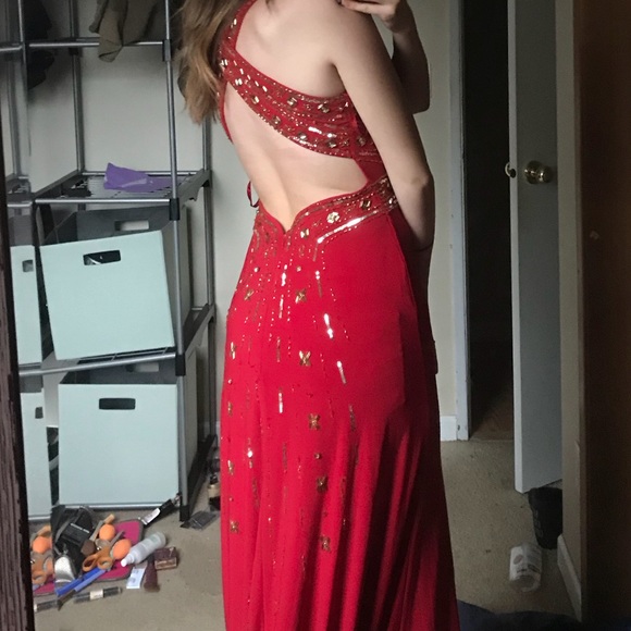 Open Back red gown - Picture 4 of 5